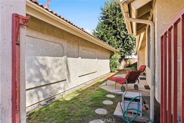 8012 Chaucer Street, Bakersfield, CA 93311