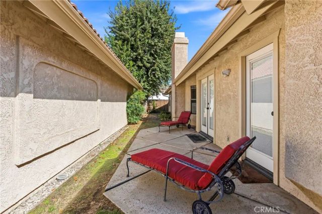 8012 Chaucer Street, Bakersfield, CA 93311