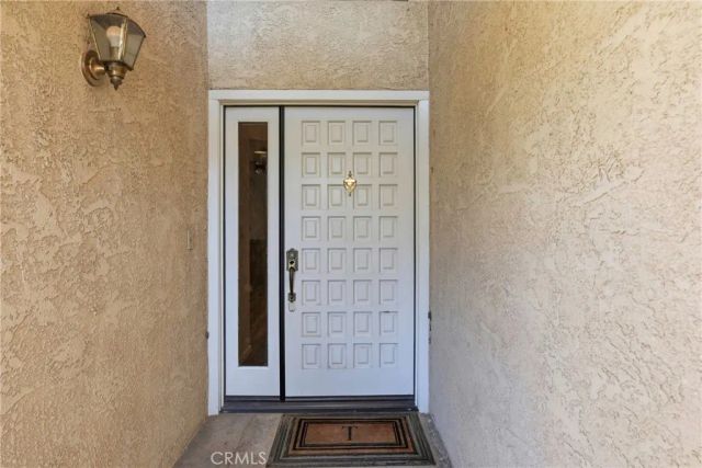 8012 Chaucer Street, Bakersfield, CA 93311