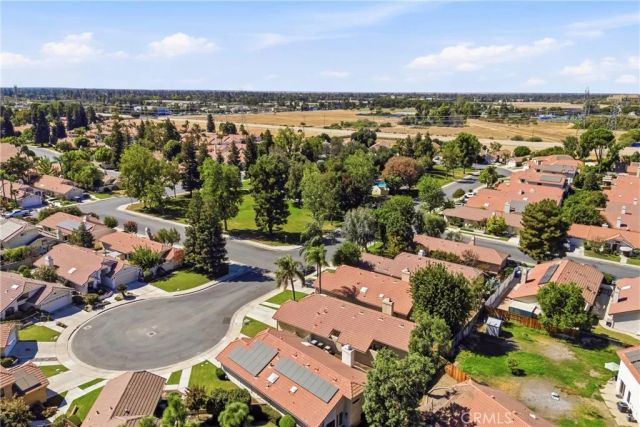 8012 Chaucer Street, Bakersfield, CA 93311