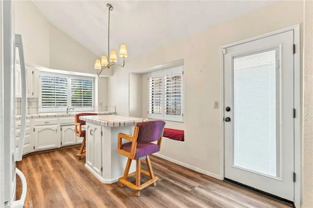 8012 Chaucer Street, Bakersfield, CA 93311