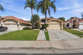 8012 Chaucer Street, Bakersfield, CA 93311