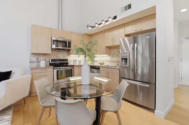 88 Bush Street 2123, San Jose, CA 95126