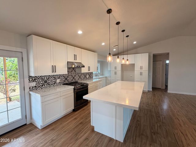 6413 W ONYX Avenue, Glendale, AZ 85302