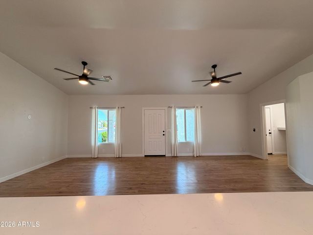 6413 W ONYX Avenue, Glendale, AZ 85302