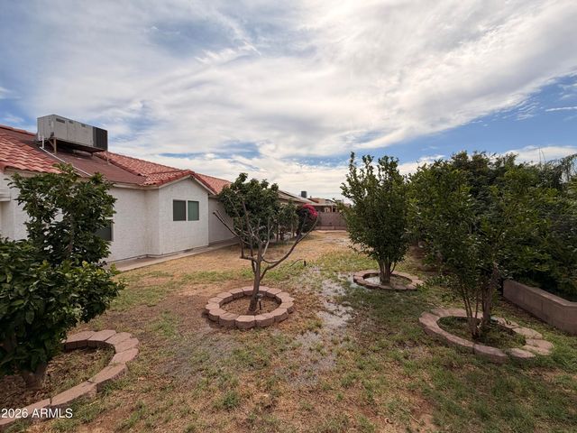 6413 W ONYX Avenue, Glendale, AZ 85302
