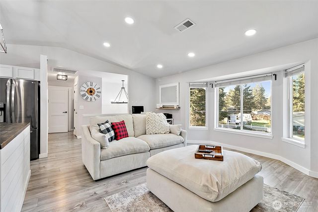 13009 Prairie Circle E, Bonney Lake, WA 98391