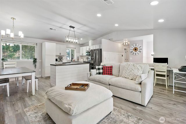 13009 Prairie Circle E, Bonney Lake, WA 98391