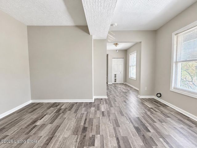 1152 S 17th St 2, Louisville, KY 40210