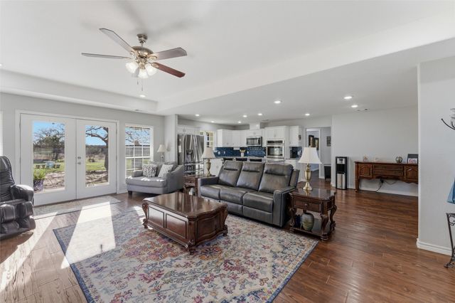 1006 High Point Drive, Mineral Wells, TX 76067