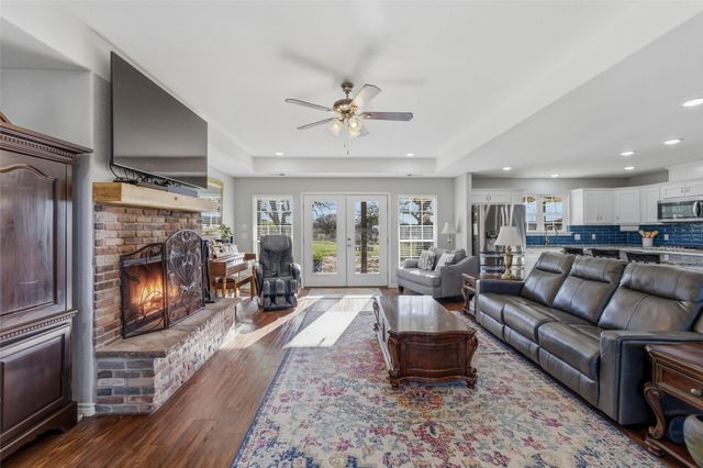 1006 High Point Drive, Mineral Wells, TX 76067