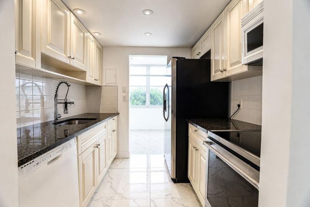 101 Briny Avenue 401, Pompano Beach, FL 33062