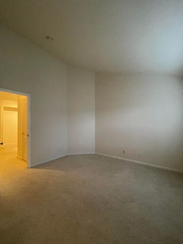 2460 Fountain Place, 3E 3E, Fort Mitchell, KY 41017