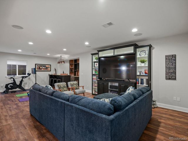 8151 E 33rd Avenue, Denver, CO 80238