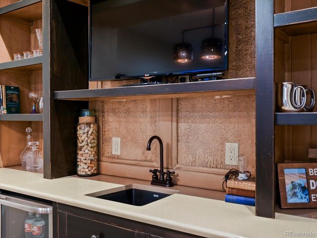 8151 E 33rd Avenue, Denver, CO 80238