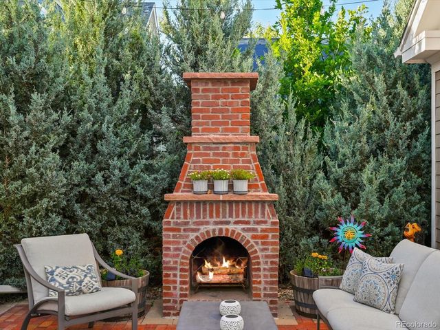 8151 E 33rd Avenue, Denver, CO 80238