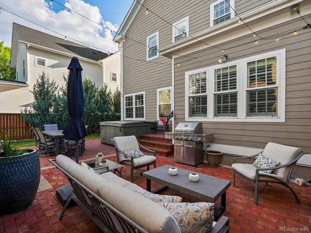 8151 E 33rd Avenue, Denver, CO 80238