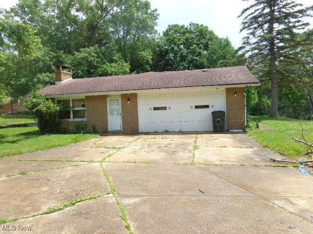 17001 Alexander Road, Walton Hills, OH 44146