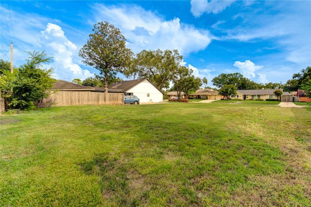 5422 Yarwell Drive, Houston, TX 77096