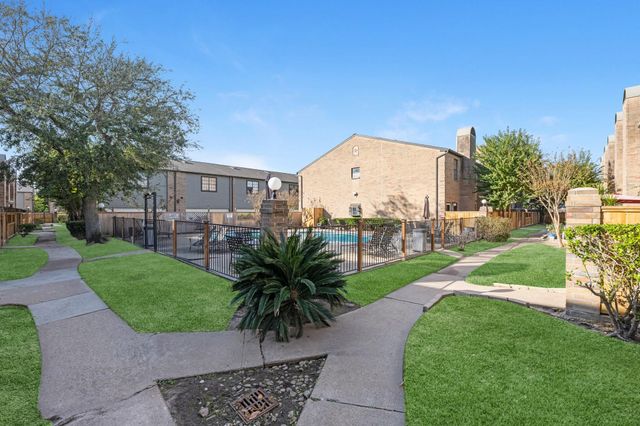 9800 Pagewood Lane 3103, Houston, TX 77042