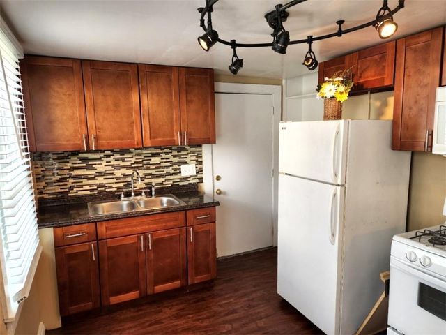610 52nd St, Lawrenceville, PA 15201