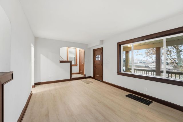 798 E Mithoff Street, Columbus, OH 43206