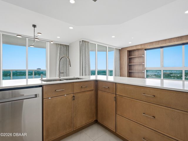 231 Riverside Dr Unit 1401, Holly Hill, FL 32117