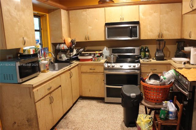 3135 NW 82nd St, Miami, FL 33147