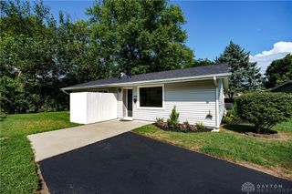 418 Defoe Drive, Dayton, OH 45431