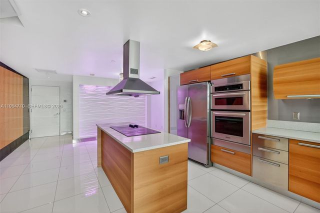 2950 NE 188th Street 302, Aventura, FL 33180