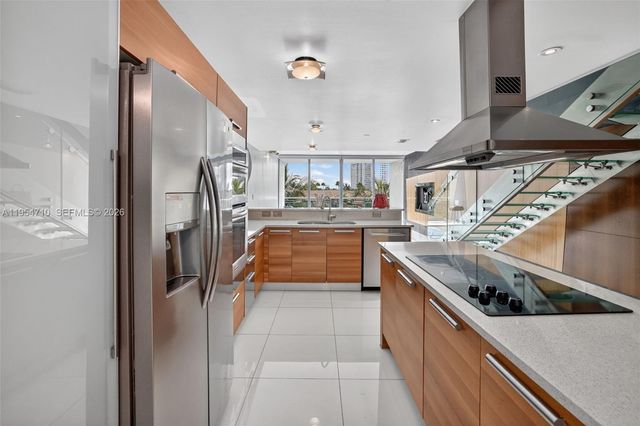 2950 NE 188th Street 302, Aventura, FL 33180