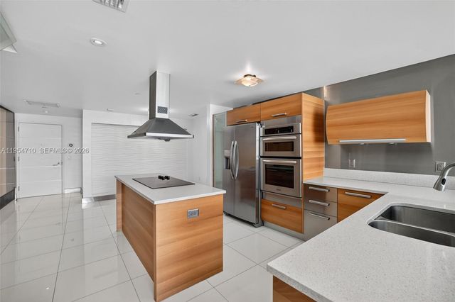 2950 NE 188th Street 302, Aventura, FL 33180