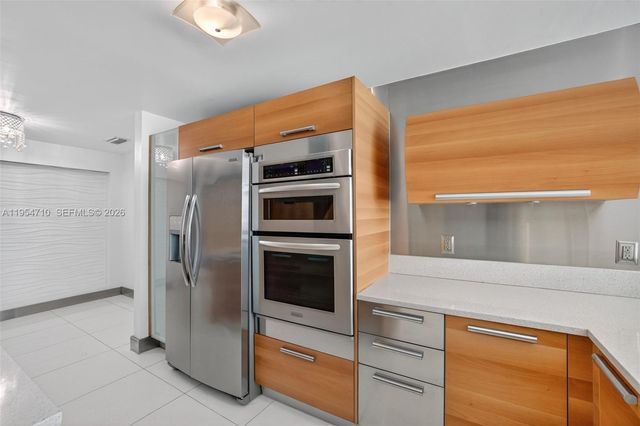 2950 NE 188th Street 302, Aventura, FL 33180