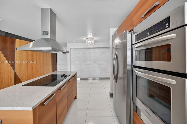 2950 NE 188th Street 302, Aventura, FL 33180