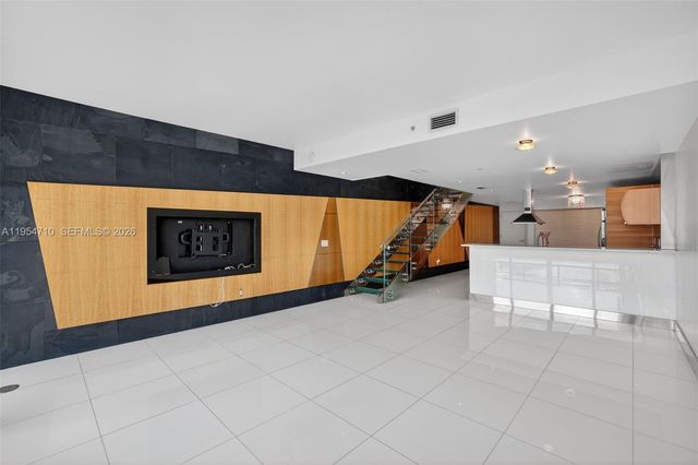 2950 NE 188th Street 302, Aventura, FL 33180