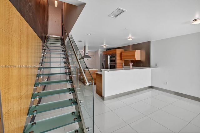 2950 NE 188th Street 302, Aventura, FL 33180