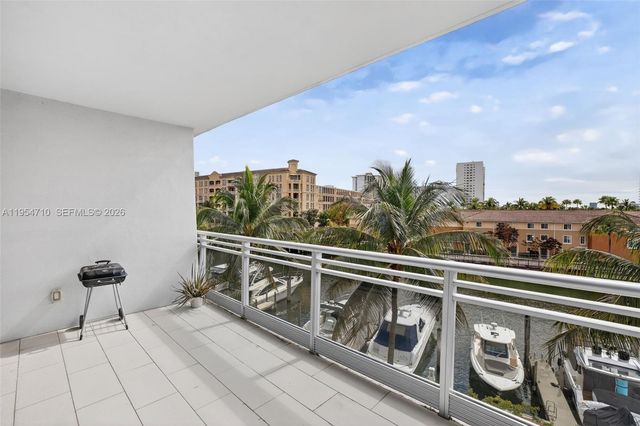 2950 NE 188th Street 302, Aventura, FL 33180
