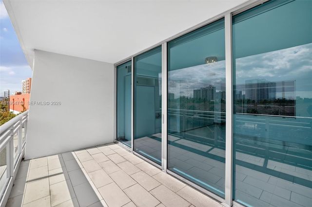 2950 NE 188th Street 302, Aventura, FL 33180