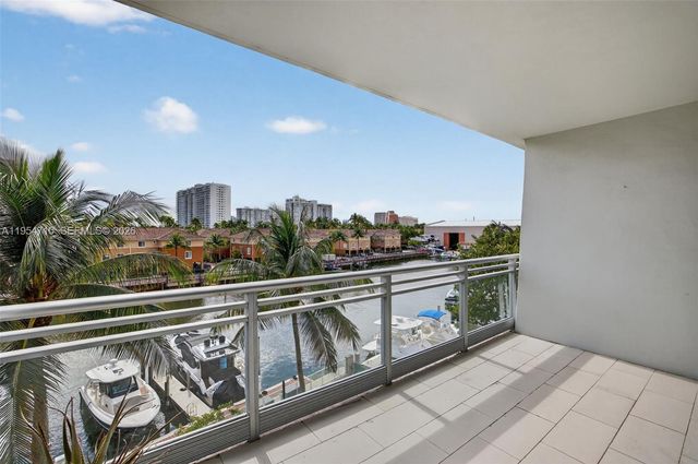 2950 NE 188th Street 302, Aventura, FL 33180