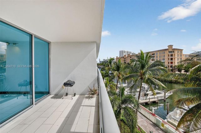 2950 NE 188th Street 302, Aventura, FL 33180