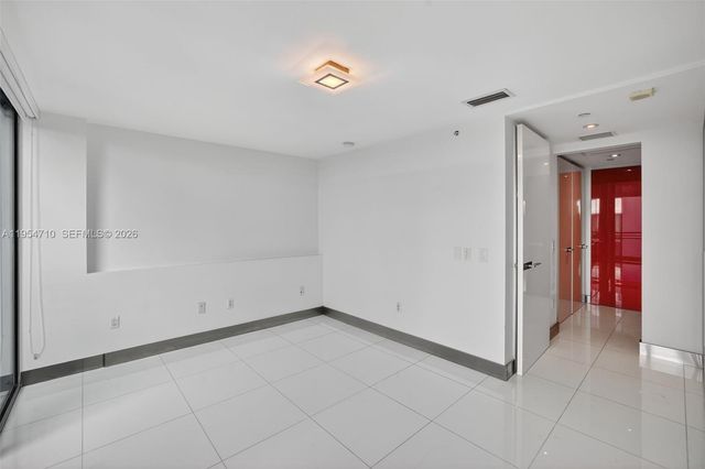 2950 NE 188th Street 302, Aventura, FL 33180