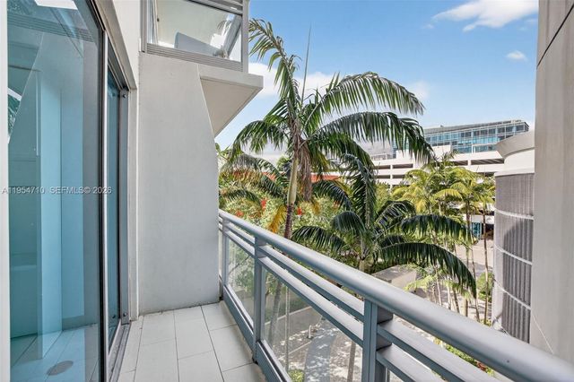 2950 NE 188th Street 302, Aventura, FL 33180