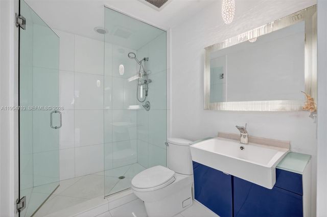 2950 NE 188th Street 302, Aventura, FL 33180