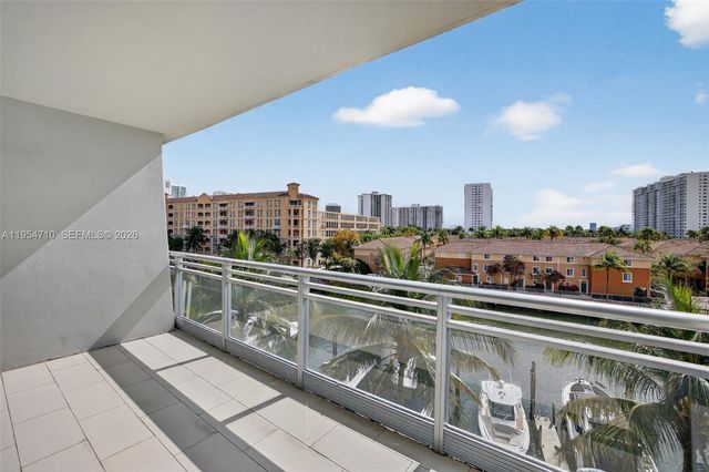 2950 NE 188th Street 302, Aventura, FL 33180