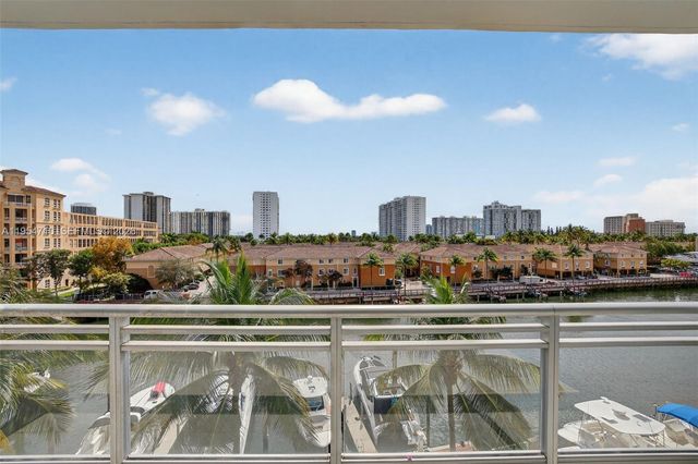 2950 NE 188th Street 302, Aventura, FL 33180