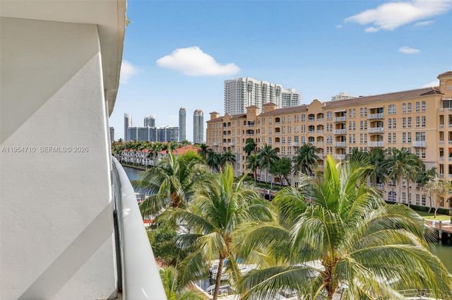 2950 NE 188th Street 302, Aventura, FL 33180