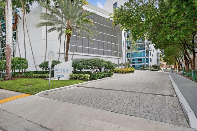 2950 NE 188th Street 302, Aventura, FL 33180