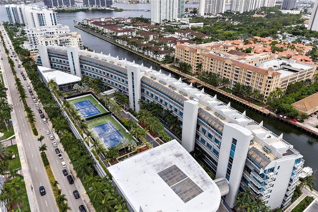 2950 NE 188th Street 302, Aventura, FL 33180