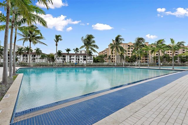 2950 NE 188th Street 302, Aventura, FL 33180