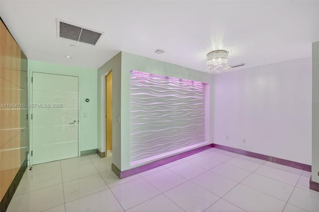 2950 NE 188th Street 302, Aventura, FL 33180